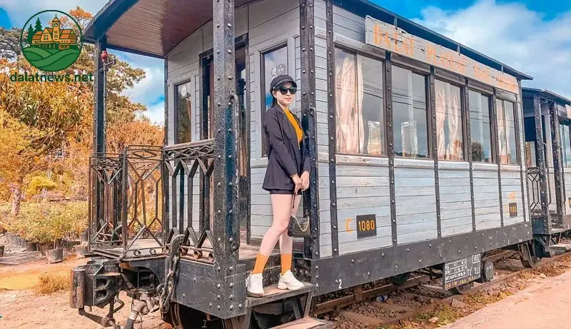 Nhà ga xe lửa Đà Lạt | Đường đi, giá vé tàu đi Trại Mát 2023 4 Tham quan nhà ga Đà Lạt – Những góc chụp TRIỆU VIEW
