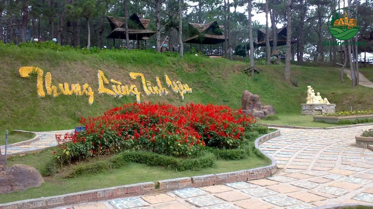 Thung Lũng Tình Yêu Đà Lạt Có Gì Mà Lãng Mạn Thế? 2 Kiến Trúc Độc Đáo và Lãng Mạn