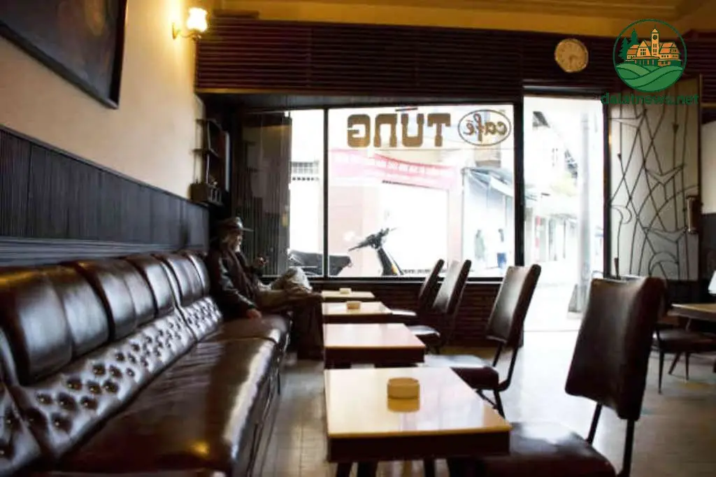 Cafe Tùng (Tùng Coffee) - Nét Cổ Kính Giữa Lòng Đà Lạt